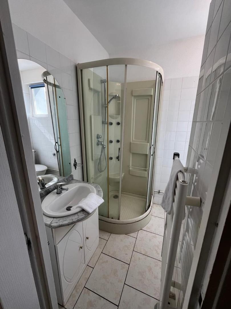 Le Fonctionnel Διαμέρισμα Τουρ Εξωτερικό φωτογραφία